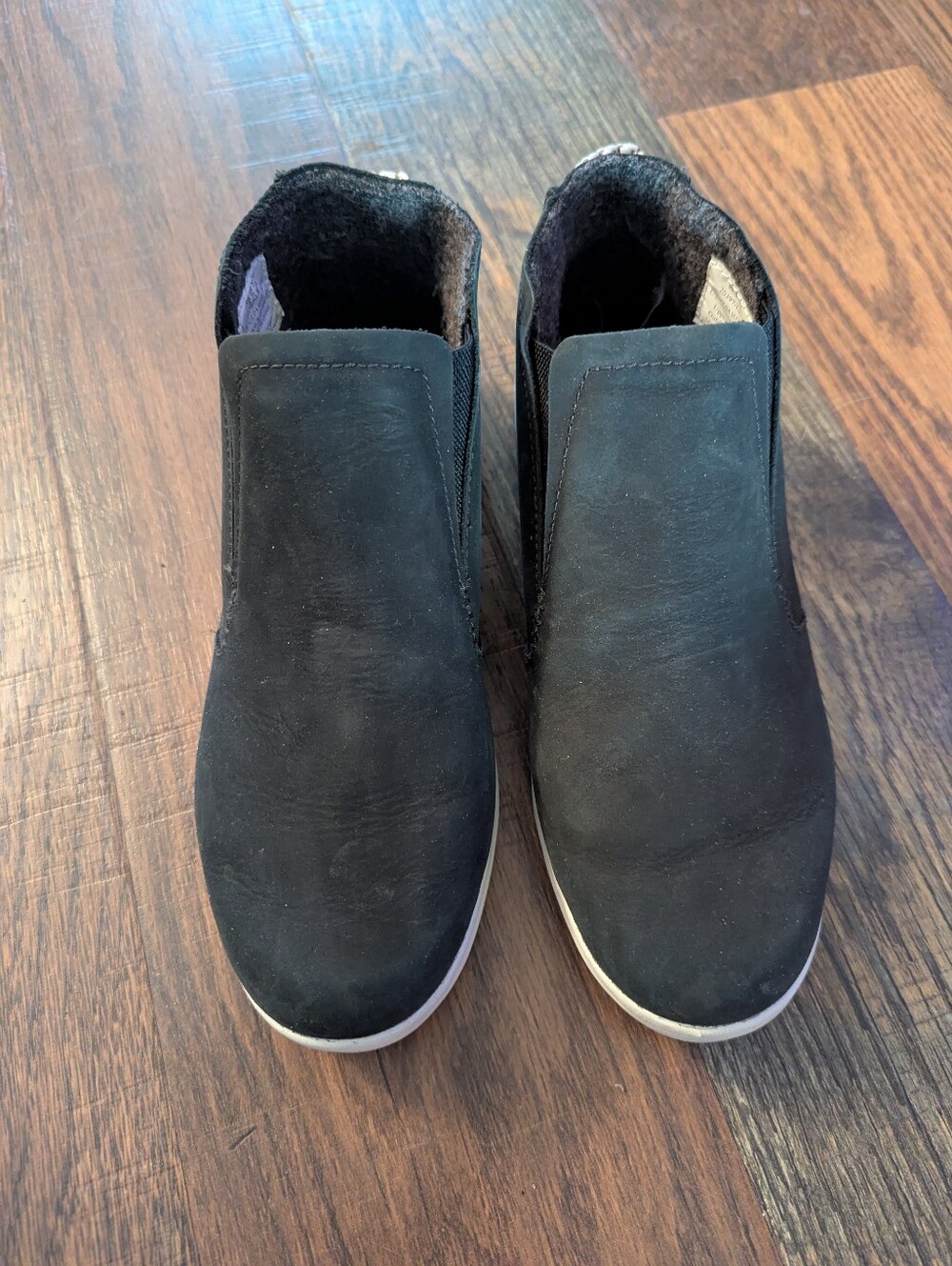 OluKai Hawai'iloa Manu Hope Black Leather Ankle Boots Womens Sz. 9.5 20397-LR18
